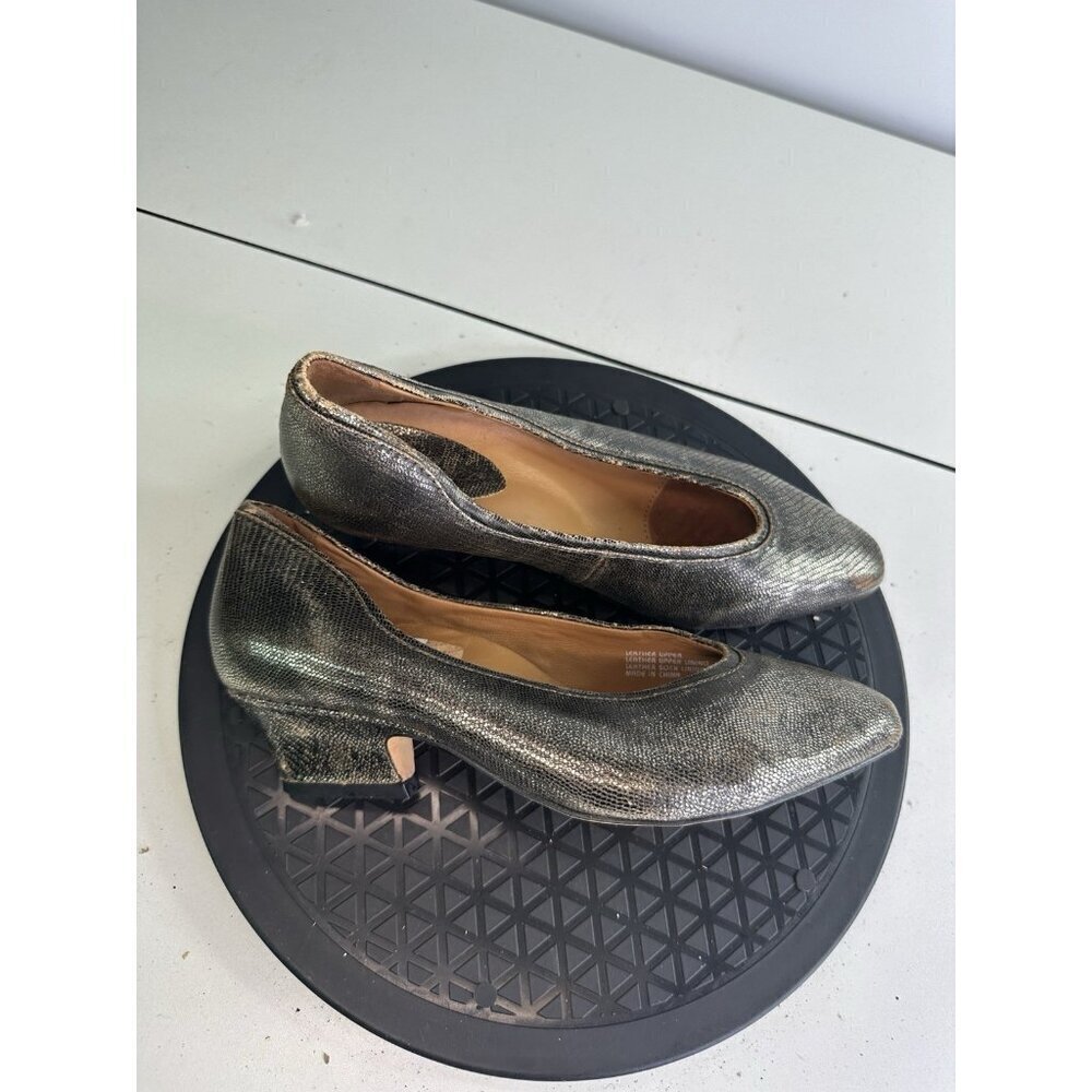 Earthies Womens Tafoya Pewter Leather Ortho Sole Pump Size 6.5 B Fashion Heels